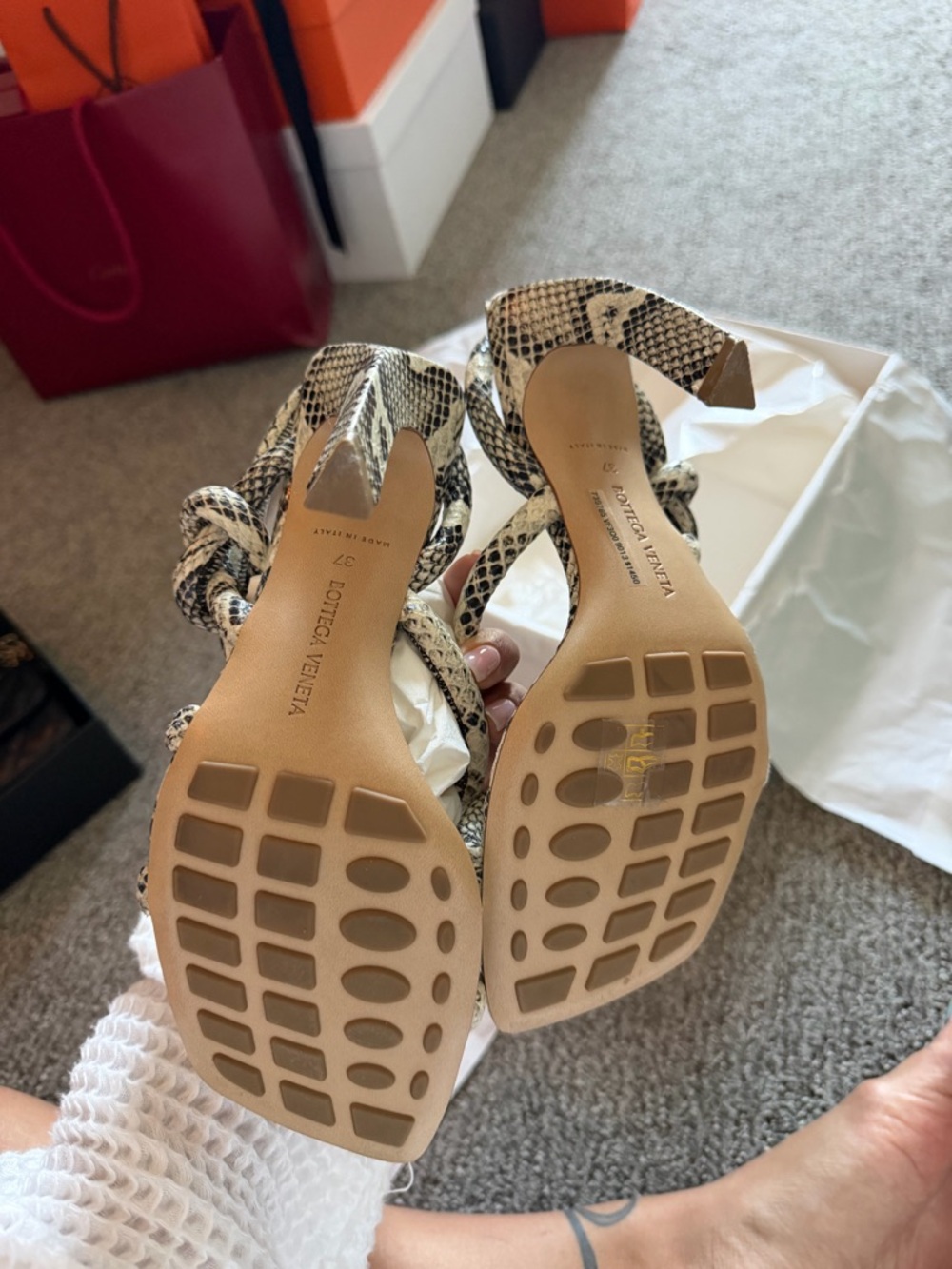 Bottega Veneta Snake-Print Knot Heels in Beige and Black - Picture 6 of 6